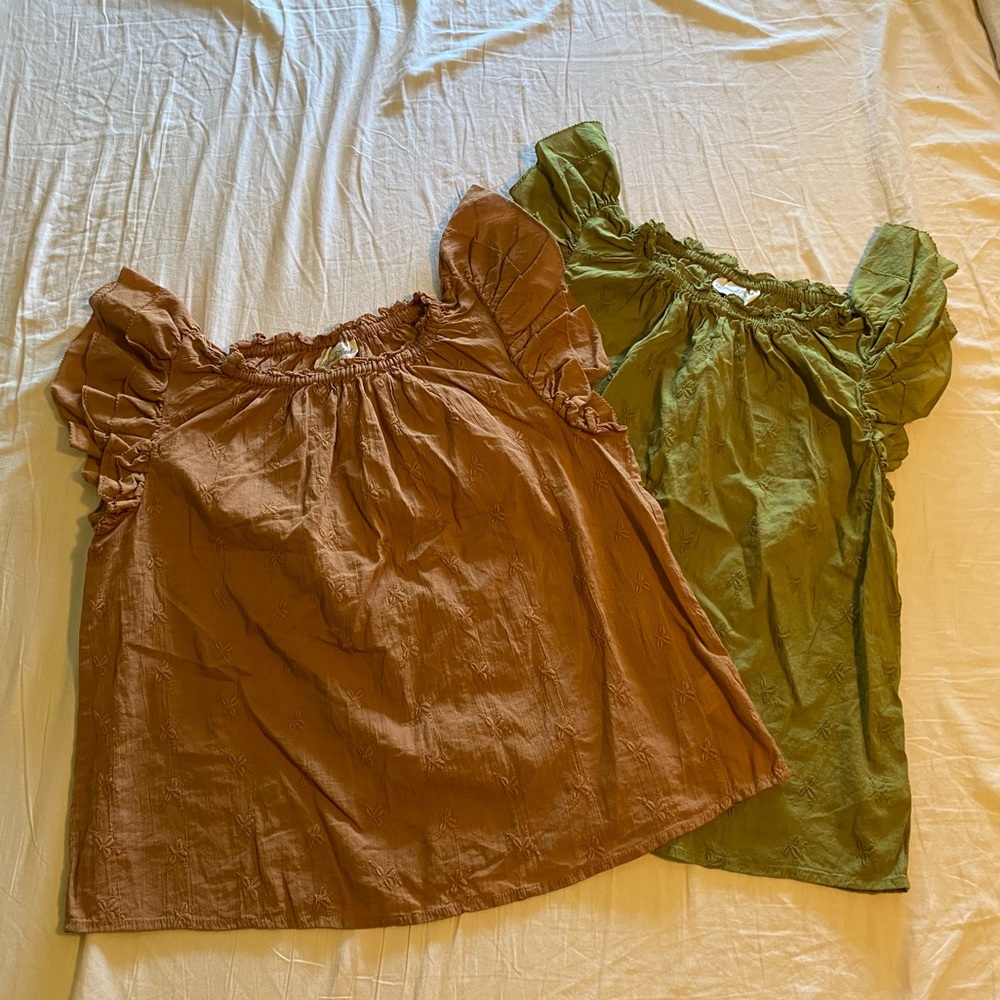 two✌🏾adorable🎀sleeveless🤍ruffled👗tops👚